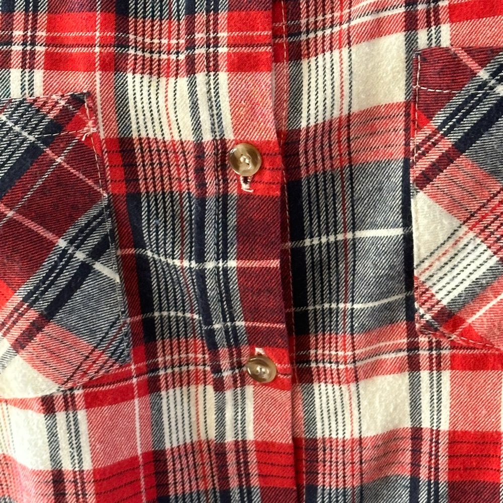 She & Sky Classic Cotton Flannel Shirt Size Medium Red White Blue Plaid - Picture 2 of 8